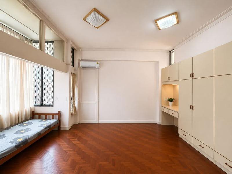 Cheap Original Freehold SemiD Perfect for A&A, Hong San Walk, Dairy Farm / Bukit Panjang / Choa Chu Kang, 4 Bedrooms, 2,600 sqft, Semi-Detached House For Sale, by Aloysius Lim, 500248581 - Bedroom - PropertyGuru.com.sg