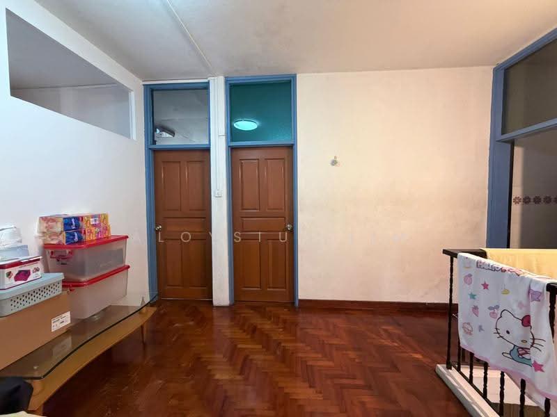 Cheap Original Freehold SemiD Perfect for A&A, Hong San Walk, Dairy Farm / Bukit Panjang / Choa Chu Kang, 4 Bedrooms, 2,600 sqft, Semi-Detached House For Sale, by Aloysius Lim, 500248581 - Interior - PropertyGuru.com.sg