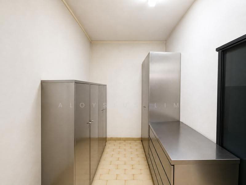 Cheap Original Freehold SemiD Perfect for A&A, Hong San Walk, Dairy Farm / Bukit Panjang / Choa Chu Kang, 4 Bedrooms, 2,600 sqft, Semi-Detached House For Sale, by Aloysius Lim, 500248581 - Interior - PropertyGuru.com.sg