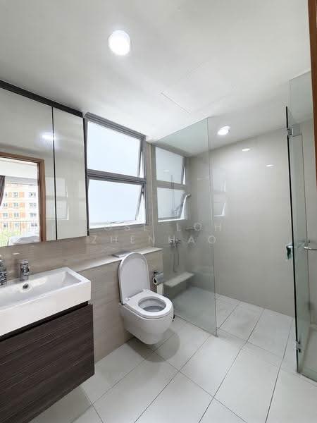 Prive, 35 Punggol Field, Hougang / Punggol / Sengkang, 3 Bedrooms, 1,098 sqft, Condominium For Sale, by Jose Loh Zhenhao, 500248586 - Bathroom - PropertyGuru.com.sg