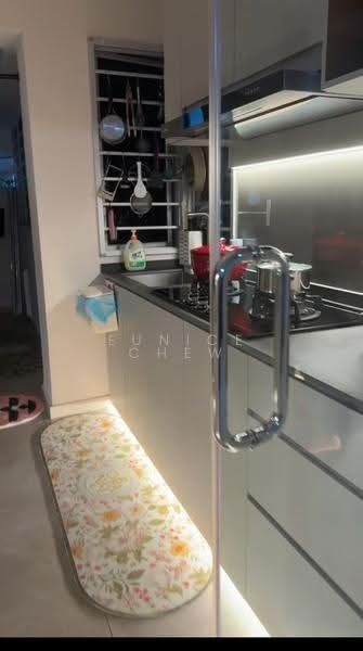 10B Lorong 7 Toa Payoh, 10B Lorong 7 Toa Payoh, Balestier / Toa Payoh, Room Rental, 120 sqft, HDB Flat For Rent, by Eunice Chew, 500248603 - Kitchen - PropertyGuru.com.sg