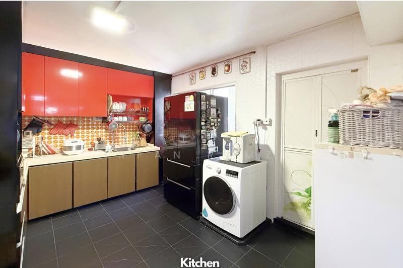822 Jurong West Street 81, 822 Jurong West Street 81, Boon Lay / Jurong / Tuas, 4 Bedrooms, 1,367 sqft, HDB Flat For Sale, by Irfan Ramzi, 500248610 - Kitchen - PropertyGuru.com.sg