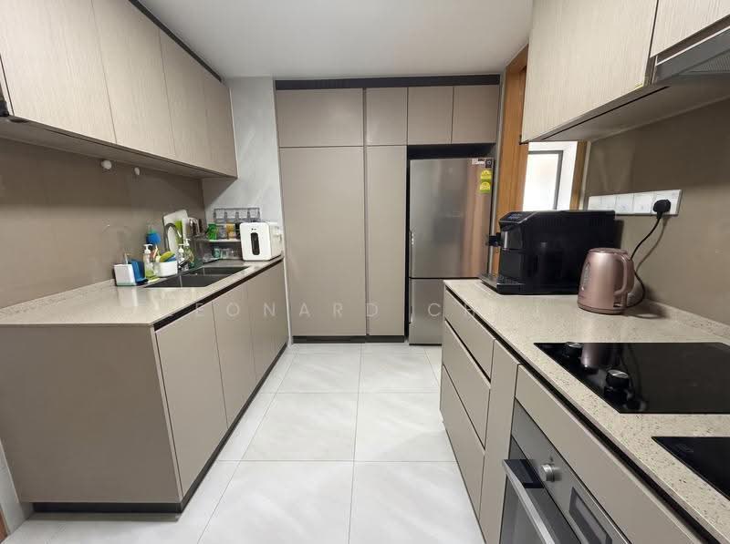 Penrose, 20 Sims Drive, Eunos / Geylang / Paya Lebar, 3 Bedrooms, 1,055 sqft, Condominium For Sale, by Leonard Choi, 500248611 - Kitchen - PropertyGuru.com.sg