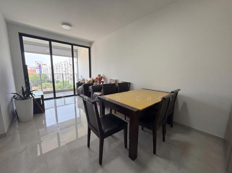 Penrose, 20 Sims Drive, Eunos / Geylang / Paya Lebar, 3 Bedrooms, 1,055 sqft, Condominium For Sale, by Leonard Choi, 500248611 - Living Room - PropertyGuru.com.sg