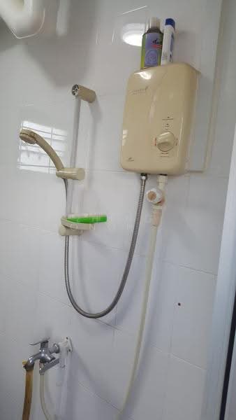 333 Bukit Batok Street 32, 333 Bukit Batok Street 32, Dairy Farm / Bukit Panjang / Choa Chu Kang, Room Rental, 120 sqft, HDB Flat For Rent, by Zheng Ronghua 郑荣华, 500248612 - Bathroom - PropertyGuru.com.sg