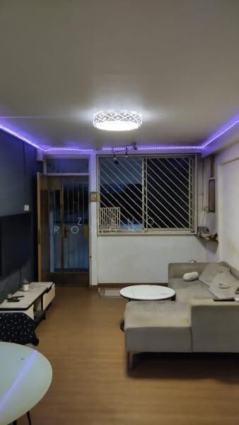 333 Bukit Batok Street 32, 333 Bukit Batok Street 32, Dairy Farm / Bukit Panjang / Choa Chu Kang, Room Rental, 120 sqft, HDB Flat For Rent, by Zheng Ronghua 郑荣华, 500248612 - Living Room - PropertyGuru.com.sg