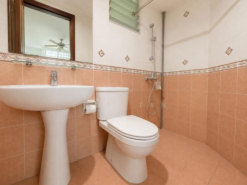Maysprings, 2 Petir Road, Dairy Farm / Bukit Panjang / Choa Chu Kang, 2 Bedrooms, 904 sqft, Apartment For Sale, by Eugen Tan, 500248613 - Bathroom - PropertyGuru.com.sg