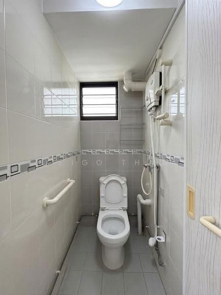 534 Bedok North Street 3, 534 Bedok North Street 3, Bedok / Upper East Coast, 2 Bedrooms, 646 sqft, HDB Flat For Sale, by Keigo Tham, 500248615 - Bathroom - PropertyGuru.com.sg