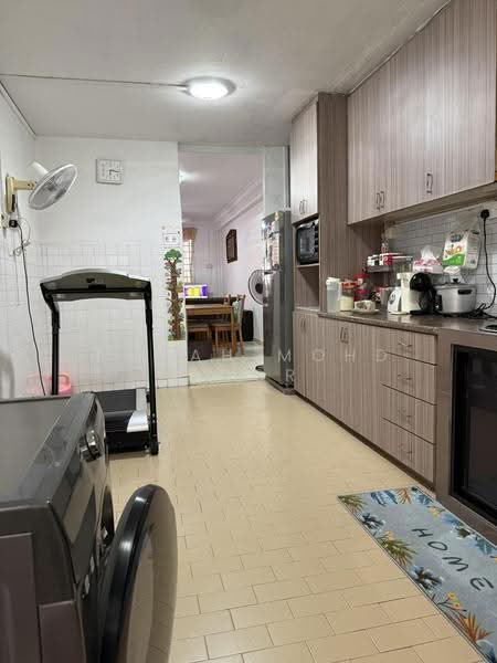 361 Bukit Batok Street 31, 361 Bukit Batok Street 31, Dairy Farm / Bukit Panjang / Choa Chu Kang, 2 Bedrooms, 732 sqft, HDB Flat For Sale, by Asmah Mohd Noor, 500248618 - Kitchen - PropertyGuru.com.sg
