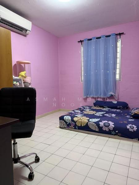 361 Bukit Batok Street 31, 361 Bukit Batok Street 31, Dairy Farm / Bukit Panjang / Choa Chu Kang, 2 Bedrooms, 732 sqft, HDB Flat For Sale, by Asmah Mohd Noor, 500248618 - Bedroom - PropertyGuru.com.sg