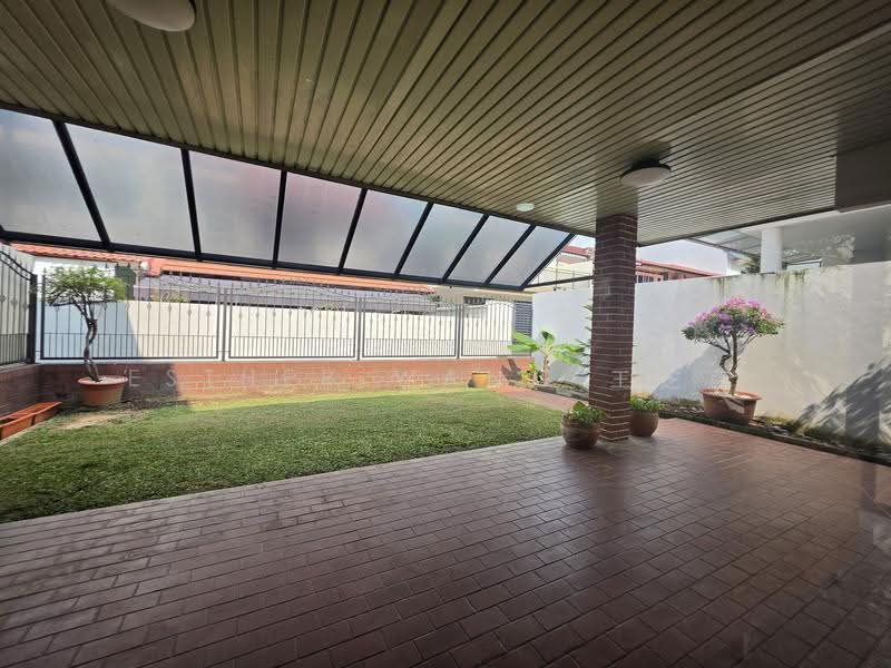 west coast place, Buona Vista / West Coast / Clementi New Town, 3 Bedrooms, 2,476 sqft, Corner Terrace For Rent, by Esther Wang 王芝茵, 500248620 - Garden - PropertyGuru.com.sg