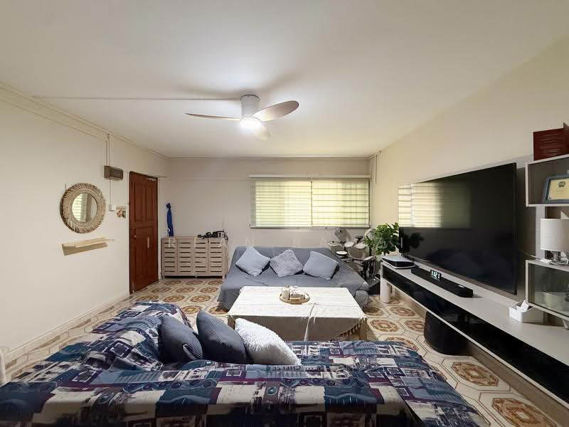 51 Telok Blangah Drive, 51 Telok Blangah Drive, Harbourfront / Telok Blangah, 3 Bedrooms, 990 sqft, HDB Flat For Sale, by Irfan Ramzi, 500248624 - Living Room - PropertyGuru.com.sg