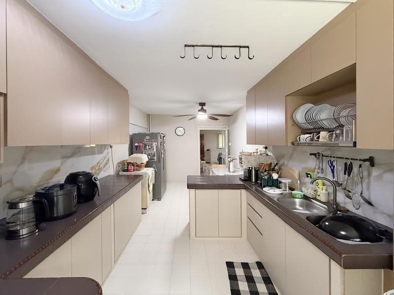 51 Telok Blangah Drive, 51 Telok Blangah Drive, Harbourfront / Telok Blangah, 3 Bedrooms, 990 sqft, HDB Flat For Sale, by Irfan Ramzi, 500248624 - Kitchen - PropertyGuru.com.sg