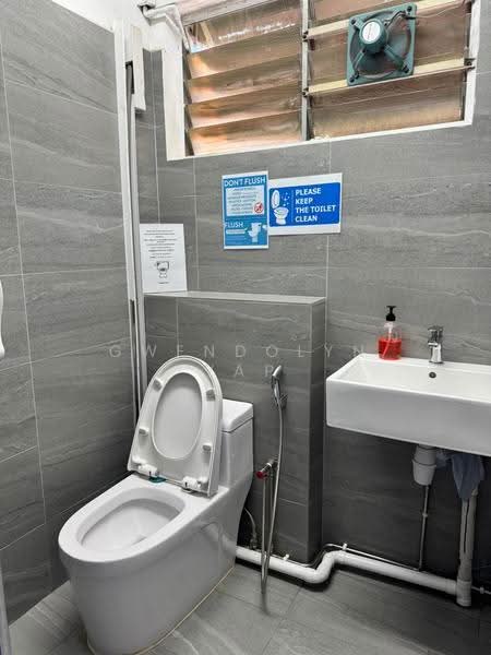 Excalibur Centre, 71 Ubi Crescent, Eunos / Geylang / Paya Lebar, 2,573 sqft, Light Industrial (B1) For Sale, by Gwendolyn Yap, 500248632 - Bathroom - CommercialGuru.com.sg