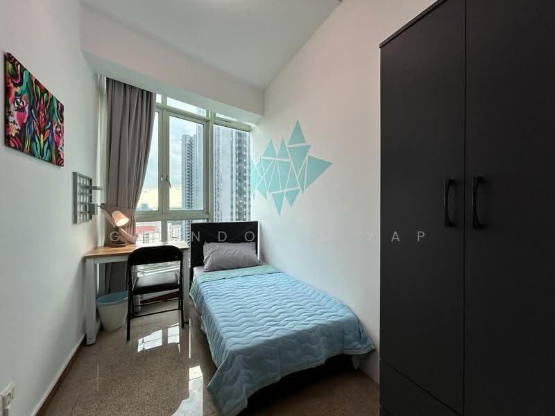 Queens, 10 Stirling Road, Alexandra / Commonwealth, Room Rental, 120 sqft, Condominium For Rent, by Gwendolyn Yap, 500248634 - Bedroom - PropertyGuru.com.sg