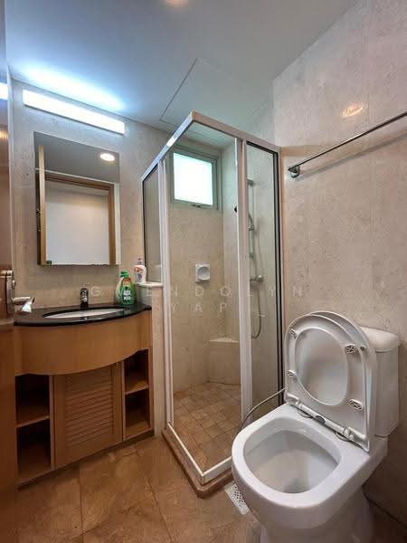 Queens, 10 Stirling Road, Alexandra / Commonwealth, Room Rental, 120 sqft, Condominium For Rent, by Gwendolyn Yap, 500248634 - Bathroom - PropertyGuru.com.sg