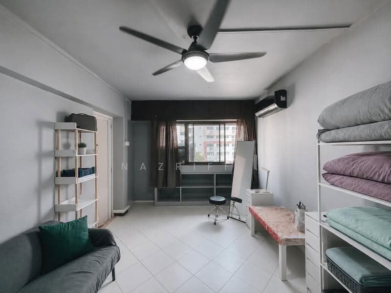 553 Jurong West Street 42, 553 Jurong West Street 42, Boon Lay / Jurong / Tuas, 3 Bedrooms, 1,432 sqft, HDB Flat For Sale, by Nazriff ., 500248639 - Master Bedroom - PropertyGuru.com.sg