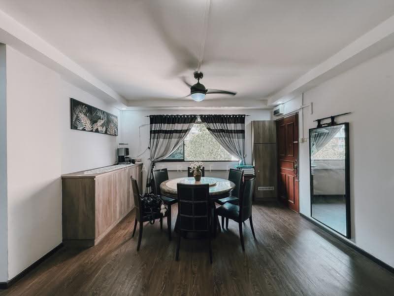 553 Jurong West Street 42, 553 Jurong West Street 42, Boon Lay / Jurong / Tuas, 3 Bedrooms, 1,432 sqft, HDB Flat For Sale, by Nazriff ., 500248639 - Dining Room - PropertyGuru.com.sg