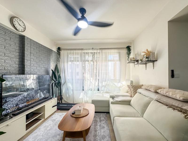 992B Buangkok Link, 992B Buangkok Link, Hougang / Punggol / Sengkang, 2 Bedrooms, 1,001 sqft, HDB Flat For Rent, by Jean Ang 诗吟, 500248642 - Living Room - PropertyGuru.com.sg