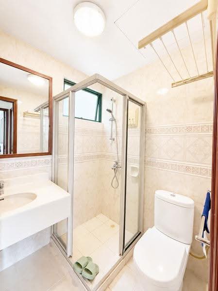 Hillview Heights, 29A Hillview Avenue, Dairy Farm / Bukit Panjang / Choa Chu Kang, 2 Bedrooms, 958 sqft, Condominium For Sale, by Kelly Lim, 500248643 - Bathroom - PropertyGuru.com.sg