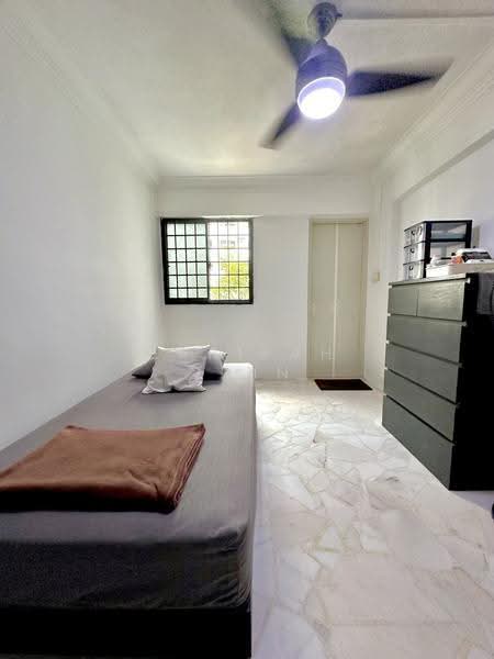 269 Yishun Street 22, 269 Yishun Street 22, Sembawang / Yishun, 2 Bedrooms, 689 sqft, HDB Flat For Sale, by Zarifah Zain, 500248658 - Bedroom - PropertyGuru.com.sg