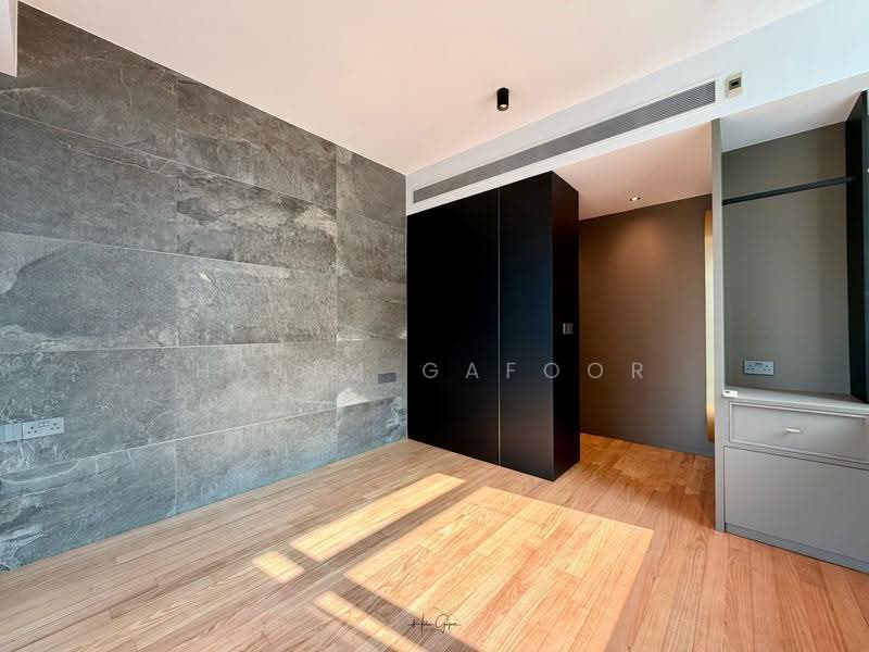 The Vermont On Cairnhill, 12A Cairnhill Rise, Orchard / River Valley, 3 Bedrooms, 1,442 sqft, Apartment For Rent, by Halim Gafoor, 500248672 - Master Bedroom - PropertyGuru.com.sg