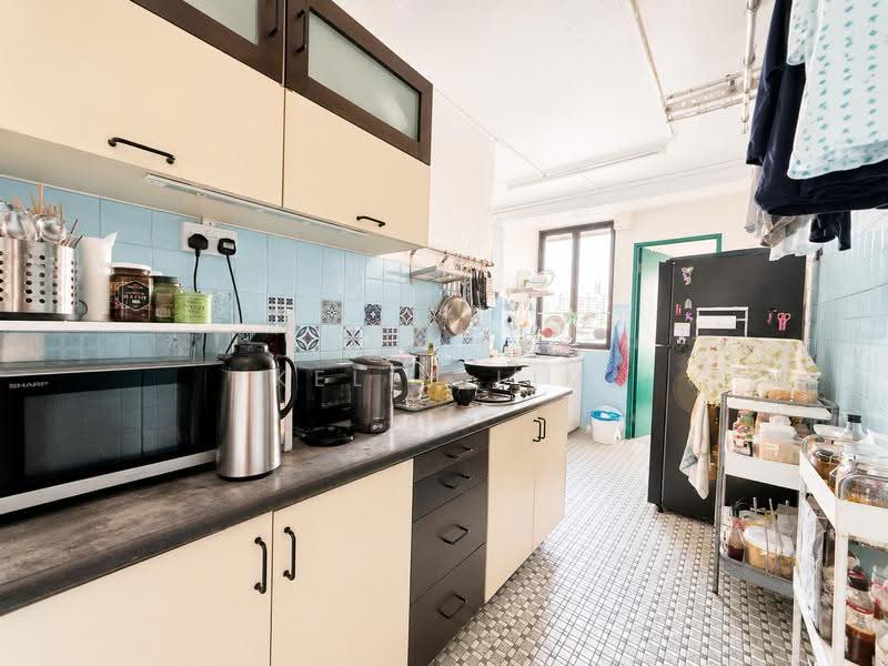 108 Commonwealth Crescent, 108 Commonwealth Crescent, Alexandra / Commonwealth, 2 Bedrooms, 646 sqft, HDB Flat For Sale, by Kelly Lim, 500248716 - Kitchen - PropertyGuru.com.sg