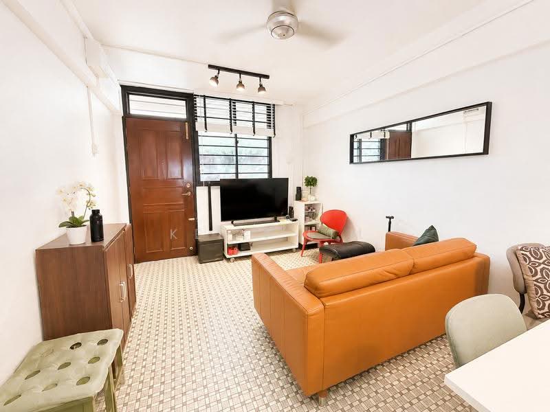 108 Commonwealth Crescent, 108 Commonwealth Crescent, Alexandra / Commonwealth, 2 Bedrooms, 646 sqft, HDB Flat For Sale, by Kelly Lim, 500248716 - Living Room - PropertyGuru.com.sg
