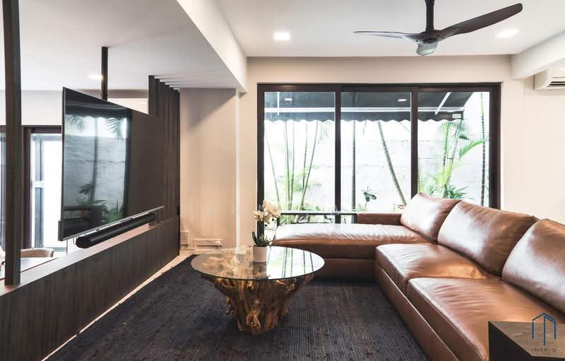 Freehold Corner Terrace within 1km Methodist and Maris Stella, Upper Paya Lebar Road, Paya Lebar Cresent, Lor Ah Soo, Tai Keng Gardens, Hougang / Punggol / Sengkang, 5 Bedrooms, 3,700 sqft, Corner Terrace For Sale, by Fann Fan, 500248717 - Living Room - PropertyGuru.com.sg