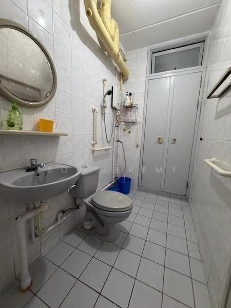 14A Lorong 7 Toa Payoh, 14A Lorong 7 Toa Payoh, Balestier / Toa Payoh, 3 Bedrooms, 1,180 sqft, HDB Flat For Sale, by Soh Jeremy, 500248719 - Bathroom - PropertyGuru.com.sg
