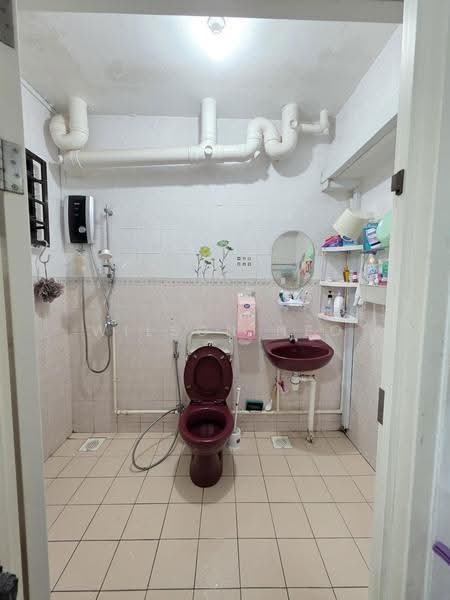 659A Jurong West Street 65, 659A Jurong West Street 65, Boon Lay / Jurong / Tuas, 3 Bedrooms, 1,184 sqft, HDB Flat For Rent, by Wilson Neo, 500248721 - Bathroom - PropertyGuru.com.sg
