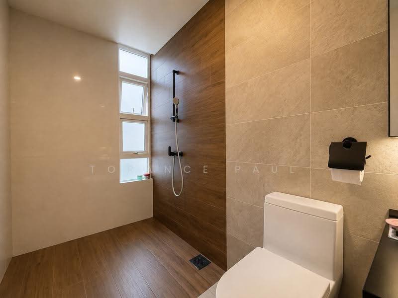 Palm Grove Regency, 12C Palm Grove Avenue, Hougang / Punggol / Sengkang, 6 Bedrooms, 2,863 sqft, Terraced House For Sale, by Torance Paul, 500248727 - Bathroom - PropertyGuru.com.sg