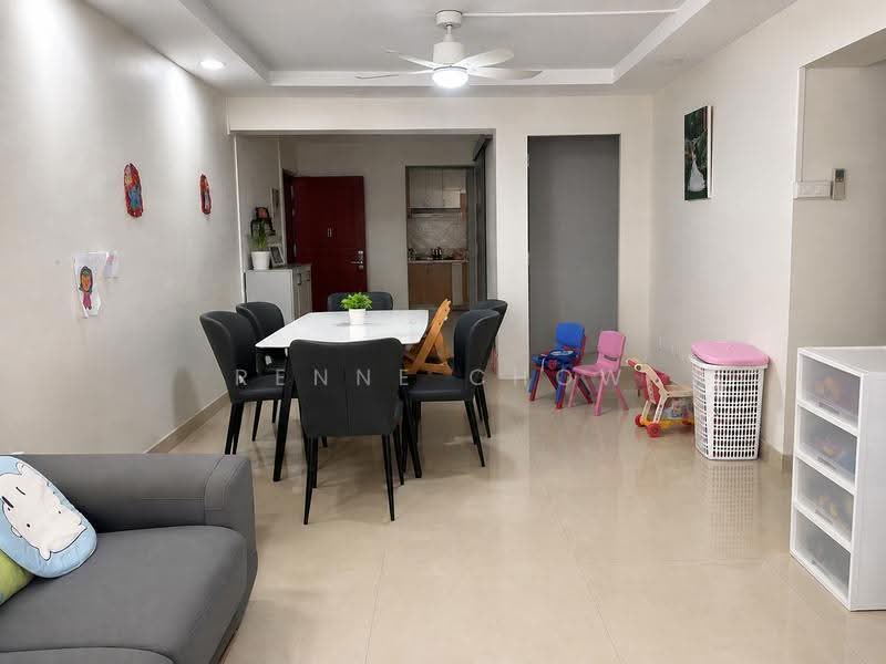 124B Bukit Merah View, 124B Bukit Merah View, Alexandra / Commonwealth, 3 Bedrooms, 1,151 sqft, HDB Flat For Sale, by Renne Chow, 500248735 - Living Room - PropertyGuru.com.sg