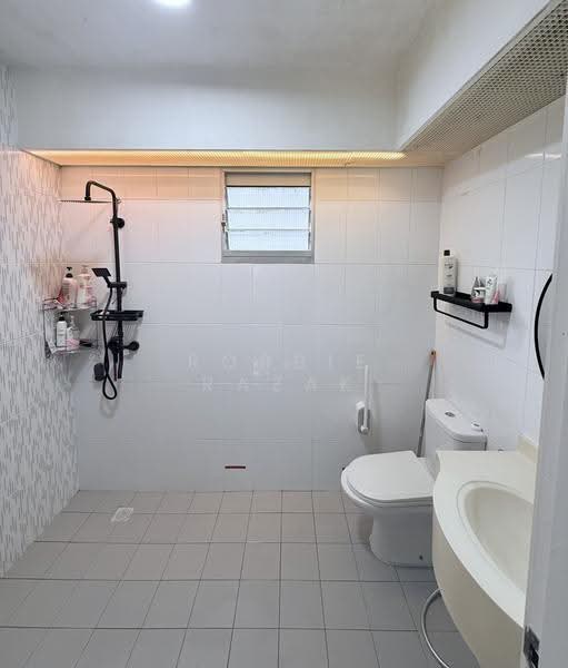 802A Keat Hong Close, 802A Keat Hong Close, Dairy Farm / Bukit Panjang / Choa Chu Kang, 3 Bedrooms, 1,216 sqft, HDB Flat For Sale, by Robbie Razak, 500248737 - Bathroom - PropertyGuru.com.sg