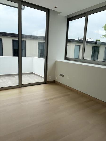 White House Residence, 67 Stevens Road, Tanglin / Holland / Bukit Timah, 5 Bedrooms, 6,000 sqft, Cluster House For Rent, by Nancy Ni, 500248750 - Balcony - PropertyGuru.com.sg