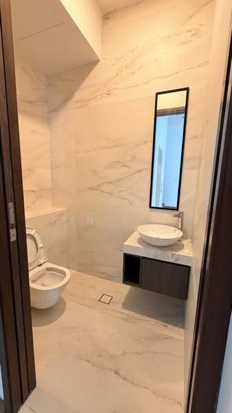 East Coast Avenue, East Coast Avenue, East Coast / Marine Parade, 5 Bedrooms, 4,928 sqft, Terraced House For Rent, by Nancy Ni, 500248759 - Bathroom - PropertyGuru.com.sg