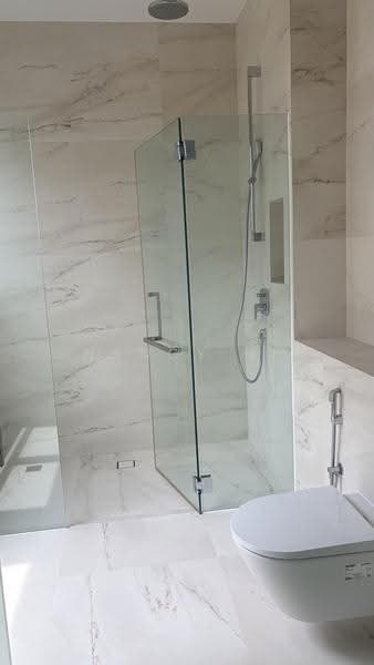 East Coast Avenue, East Coast Avenue, East Coast / Marine Parade, 5 Bedrooms, 4,928 sqft, Terraced House For Rent, by Nancy Ni, 500248759 - Bathroom - PropertyGuru.com.sg