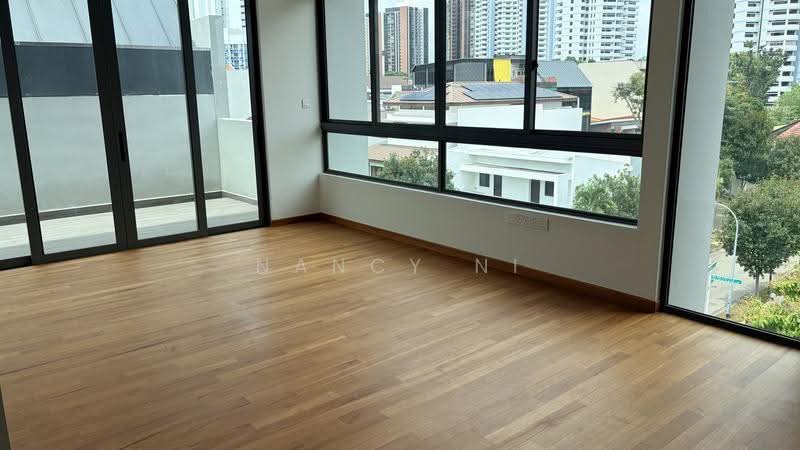 East Coast Avenue, East Coast Avenue, East Coast / Marine Parade, 5 Bedrooms, 4,928 sqft, Terraced House For Rent, by Nancy Ni, 500248759 - Balcony - PropertyGuru.com.sg