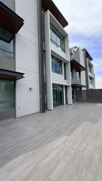 East Coast Avenue, East Coast Avenue, East Coast / Marine Parade, 5 Bedrooms, 4,928 sqft, Terraced House For Rent, by Nancy Ni, 500248759 - Exterior - PropertyGuru.com.sg