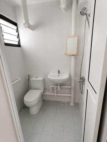 543 Bedok North Street 3, 543 Bedok North Street 3, Bedok / Upper East Coast, 3 Bedrooms, 990 sqft, HDB Flat For Rent, by Alvin Lim, 500248763 - Bathroom - PropertyGuru.com.sg