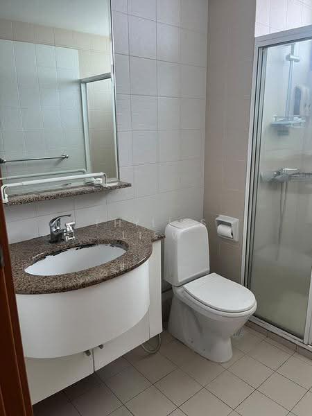 Gerald Residences, Gerald Crescent, Seletar / Yio Chu Kang, 5 Bedrooms, 3,025 sqft, Terraced House For Sale, by Phyllis Liew, 500248783 - Bathroom - PropertyGuru.com.sg