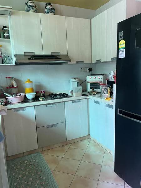 Gerald Residences, Gerald Crescent, Seletar / Yio Chu Kang, 5 Bedrooms, 3,025 sqft, Terraced House For Sale, by Phyllis Liew, 500248783 - Kitchen - PropertyGuru.com.sg