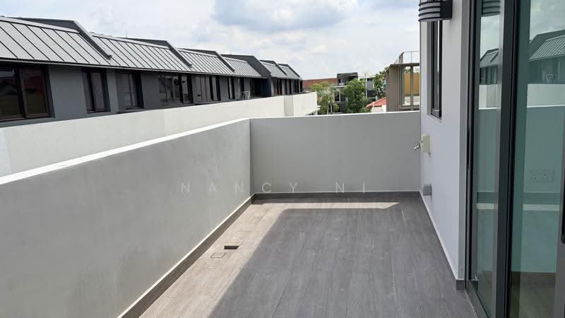 East Coast Avenue, East Coast / Marine Parade, 5 Bedrooms, 5,880 sqft, Terraced House For Rent, by Nancy Ni, 500248809 - Balcony - PropertyGuru.com.sg