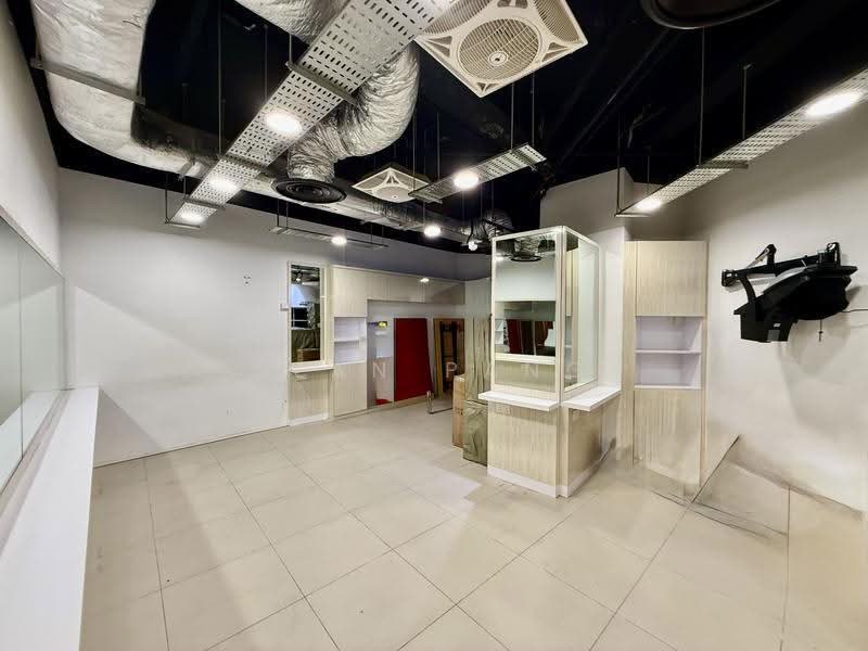 Beauty/Hair Salon @ Raffles Place/Telok Ayer Vicinity | Great Catchment, Footfall, Boat Quay / Raffles Place / Marina, 495 sqft, Other Retail For Rent, by Sean Pang, 500248812 - Interior - CommercialGuru.com.sg
