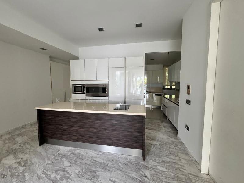 Marina Collection, 13 Cove Drive, Harbourfront / Telok Blangah, 4 Bedrooms, 2,185 sqft, Condominium For Sale, by GWEN LIM, 500248845 - Kitchen - PropertyGuru.com.sg