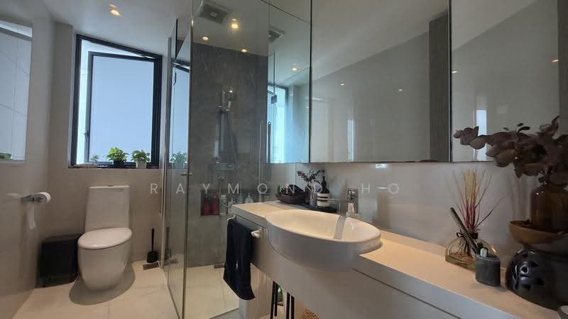 d'Leedon (Former Farrer Court), 11 Leedon Heights, Tanglin / Holland / Bukit Timah, 1 Bedroom, 635 sqft, Condominium For Rent, by Raymond Ho, 500248853 - Bathroom - PropertyGuru.com.sg