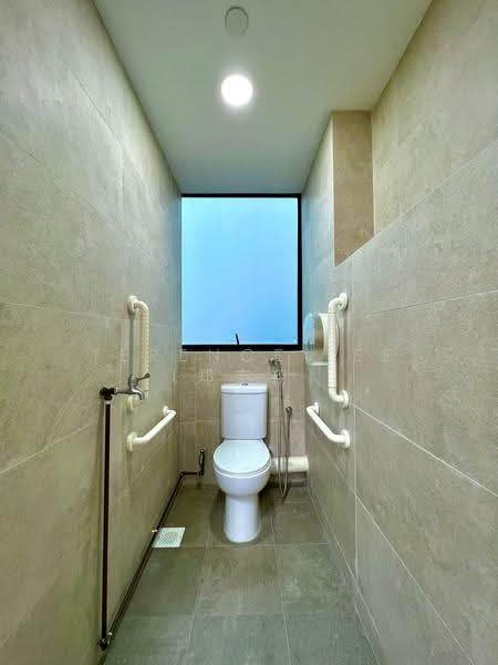 Hexacube, 160 Changi Road, Eunos / Geylang / Paya Lebar, 480 sqft, Office For Rent, by Terence Tee (郑志翔), 500248854 - Bathroom - CommercialGuru.com.sg