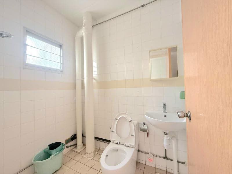 185B Rivervale Crescent, 185B Rivervale Crescent, Hougang / Punggol / Sengkang, Room Rental, 100 sqft, HDB Flat For Rent, by James Seah, 500248866 - Bathroom - PropertyGuru.com.sg