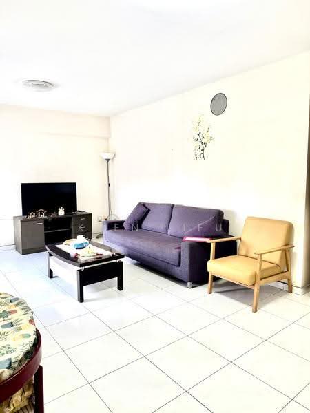 18 Dover Crescent, 18 Dover Crescent, Buona Vista / West Coast / Clementi New Town, 3 Bedrooms, 990 sqft, HDB Flat For Sale, by Keen Lieu, 500248869 - Living Room - PropertyGuru.com.sg