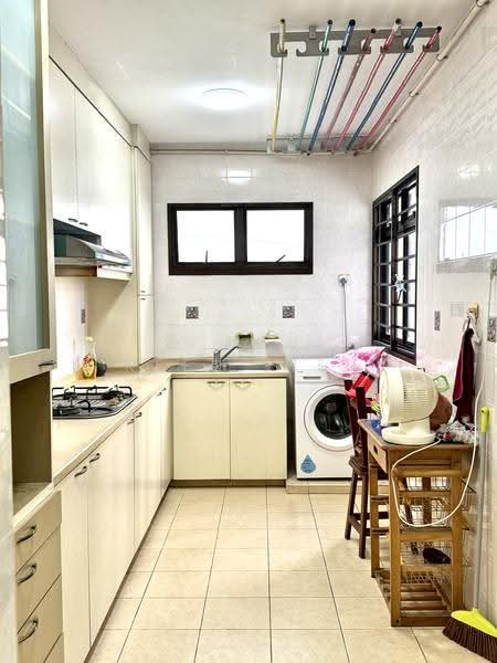 18 Dover Crescent, 18 Dover Crescent, Buona Vista / West Coast / Clementi New Town, 3 Bedrooms, 990 sqft, HDB Flat For Sale, by Keen Lieu, 500248869 - Kitchen - PropertyGuru.com.sg